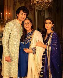 Amrita Singh with kids