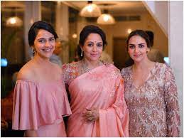 Hema Malini with daughters Esha and Ahana