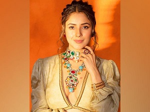 Desi Vibes with Shehnaaz Gill starts