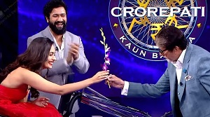 Vicky Kaushal and manishi Chhillar with Amit sir at KBC