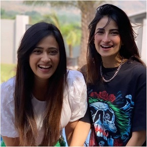 Palak Tiwari with mom Shweta Tiwari