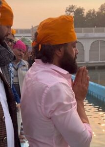 Bobby Deol offering prayer at Bangla sahib