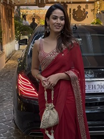 Mira Rajput Stuns in saree at Karwa Chauth