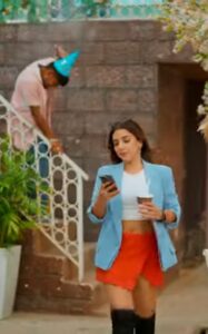 Gungun Bakshi in Naal Naal song