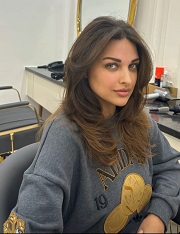 Himanshi Khurana in her new hairstyle