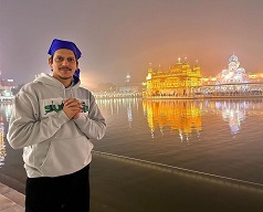 Vijay Varma visits Golden Temple