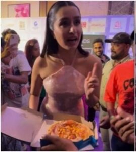 Shraddha Kapoor ask Paparazzi Pizza