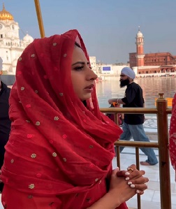 Sargun Mehta visit Darbar Sahib Amritsar