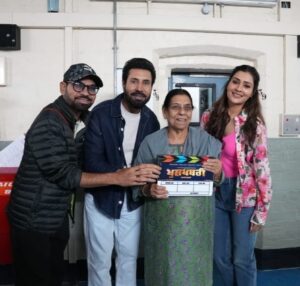 Binnu Dhillon with Khushkhabari cast