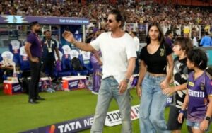 Shah Rukh Khan with kids celebrating KKR win