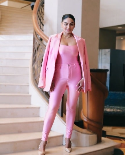 Neeru Bajwa turns pink rose