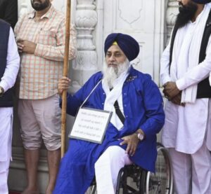 Sukhbir Badal serving Penance in Golden Temple